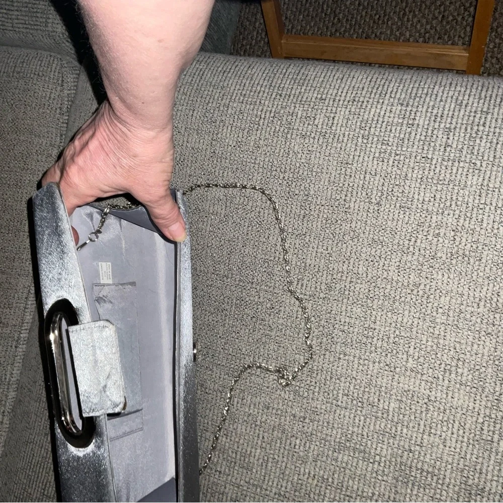 Clutch - Picture 3 of 4